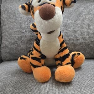 Vintage Walt Disneyland Winnie The Pooh Tigger Stuffed Animal Plush Toy 9"